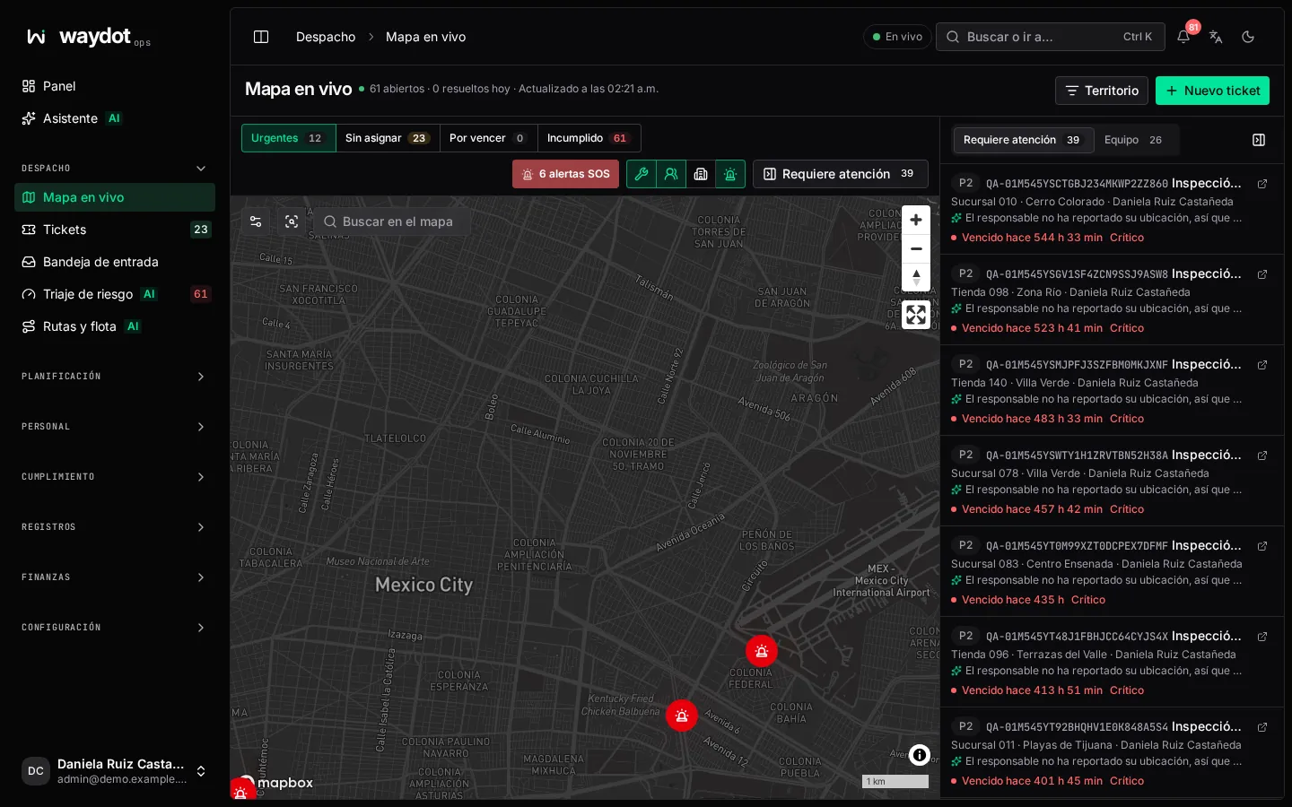 El mapa en vivo con filtros de tickets, capas y el panel Requiere atención